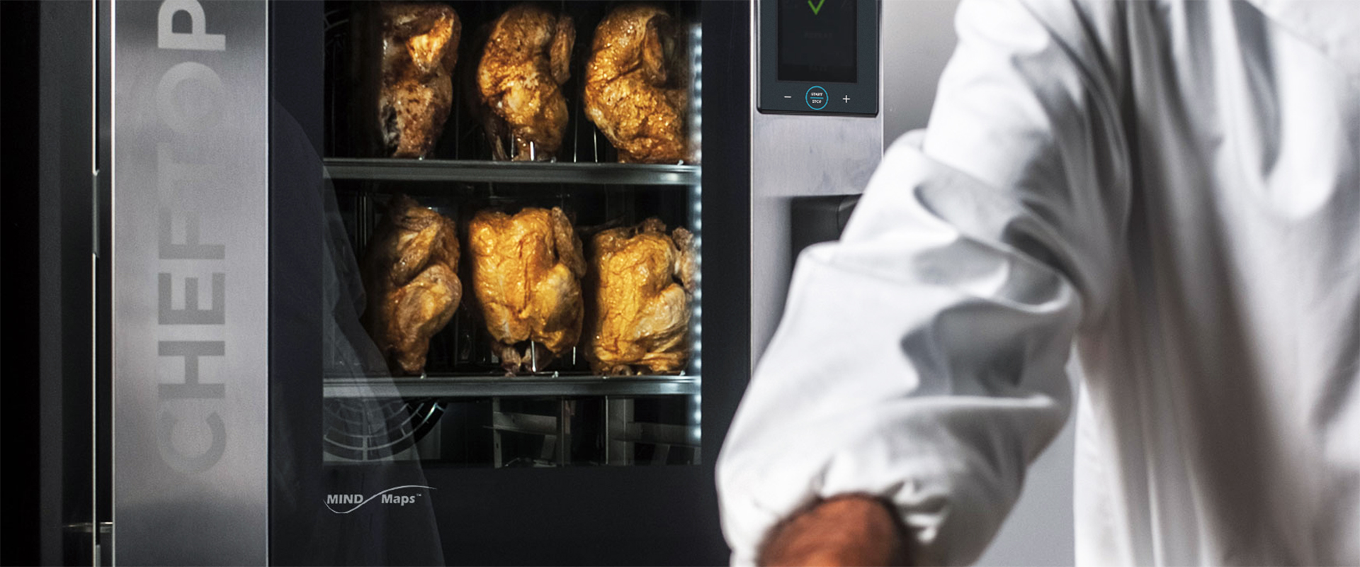 <strong>Bye bye electric spit.<br />
24 roasted chickens in 45 minutes</strong>