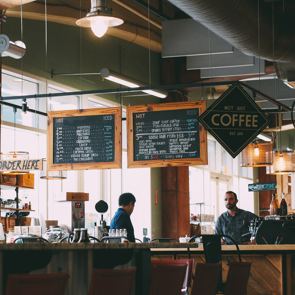 <strong>Delicious dishes and ready-to-eat snacks<br />
that are held hot, ready to eat!</strong>